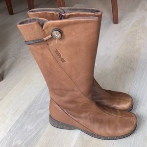 Teva boots